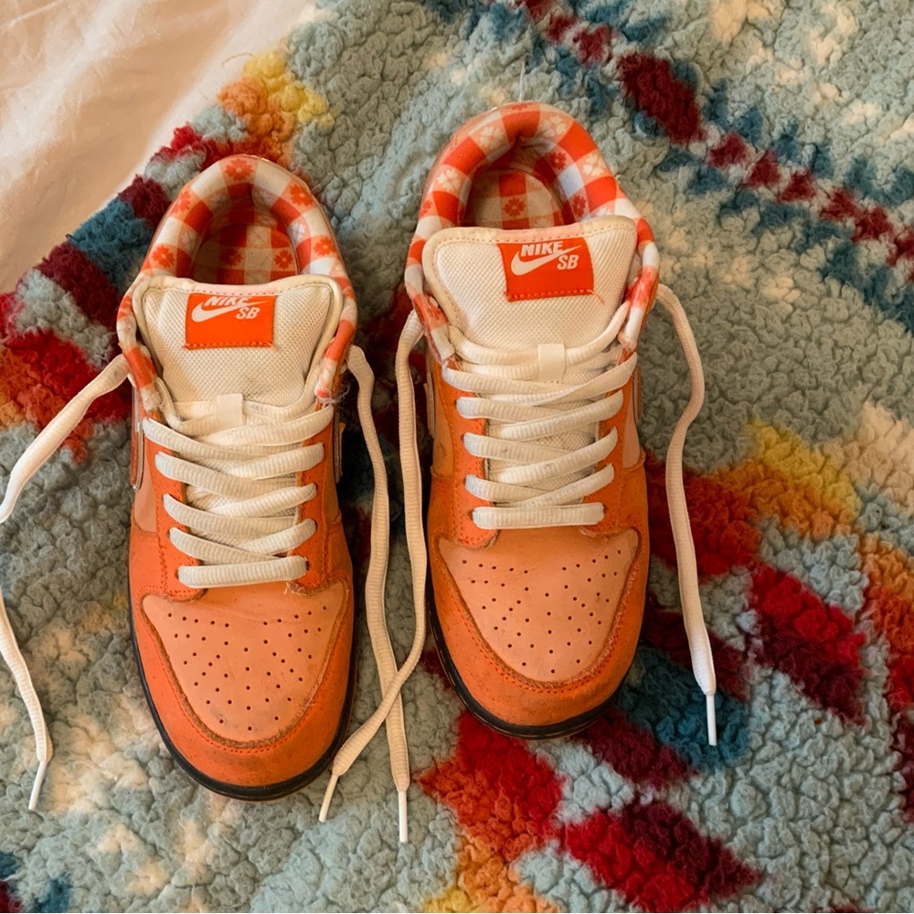 Orange lobster dunks